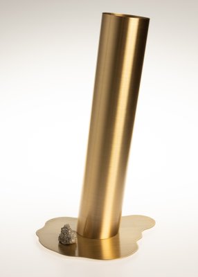 Vaso Equilíbrio Latão e Pedra Pirita Suka Braga 37 cm