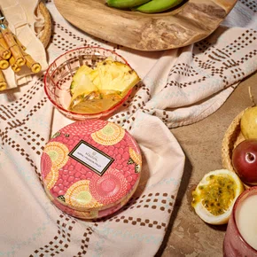 Vela Lata 3 Pavios Napoli Passion Fruit Voluspa 60 Horas