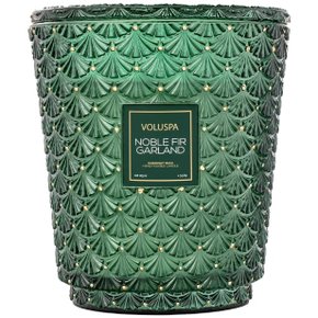 Vela Pote Pedestal 5 Pavios Noble Fir Garland Voluspa 250 Horas