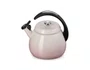 Chaleira com Apito Clochê Le Creuset Shell Pink 2,1 Litros