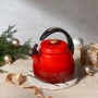 Chaleira com Apito Clochê Le Creuset Vermelho 2,1 Litros