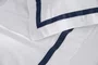 Jogo Cama Queen Vercelli 300 Fios Trussardi Branco e Azul Siciliano 240cm x 280cm