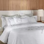 Jogo Colcha Queen Pistacia Egípcio 300 Fios Trussardi Branco 260cm x 280cm