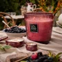 Vela Pedestal 3 Pavios Foraged Wildberry Voluspa 80 Horas