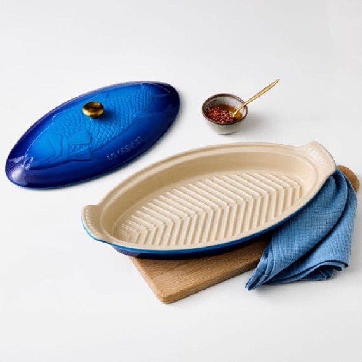 Travessa para Peixe com Tampa Heritage Le Creuset Azure 34 cm